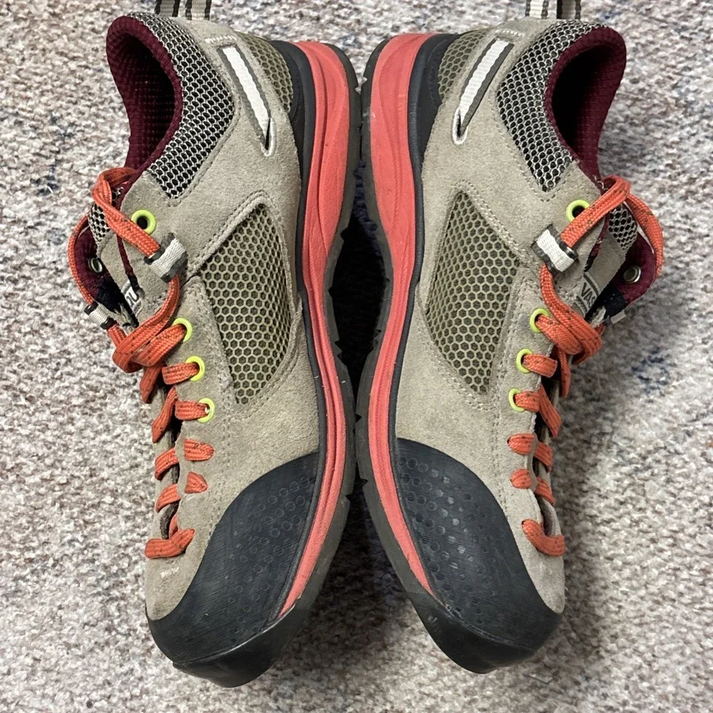 Vasque Brown Coral‎ Grand Traverse Athletic Hiking Shoes Women's Size 7.5 M